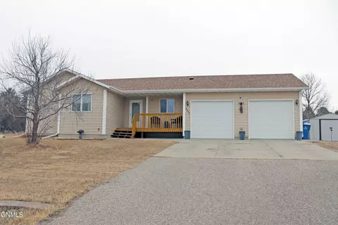 Exterior - 4395 Pinewood Loop, Bismarck, ND 58504 photo 8 of 11