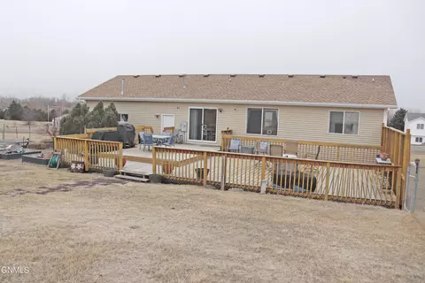 Exterior - 4395 Pinewood Loop, Bismarck, ND 58504 photo 6 of 11
