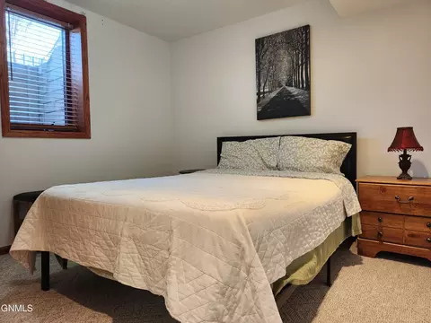 106 E Brandon Dr, Bismarck, ND 58503 photo 34