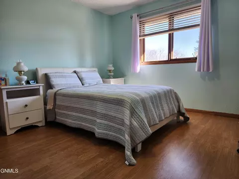 106 E Brandon Dr, Bismarck, ND 58503 photo 14