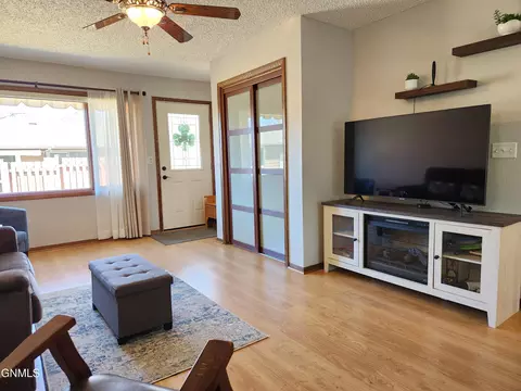 106 E Brandon Dr, Bismarck, ND 58503 photo 29