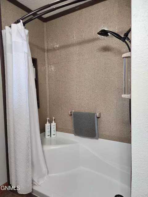 106 E Brandon Dr, Bismarck, ND 58503 photo 20