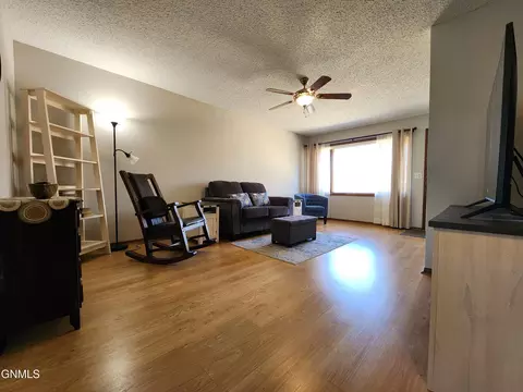 106 E Brandon Dr, Bismarck, ND 58503 photo 30