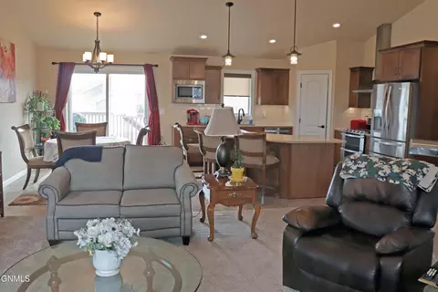 4527 Normandy St, Bismarck, ND 58503 photo 32