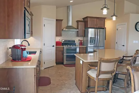 4527 Normandy St, Bismarck, ND 58503 photo 14