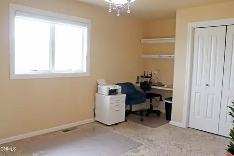 4527 Normandy St, Bismarck, ND 58503 photo 26