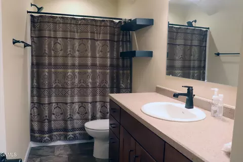 4527 Normandy St, Bismarck, ND 58503 photo 25