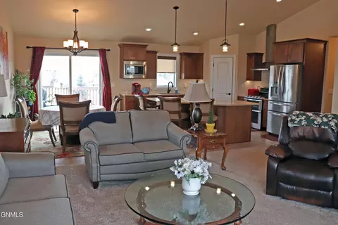4527 Normandy St, Bismarck, ND 58503 photo 12