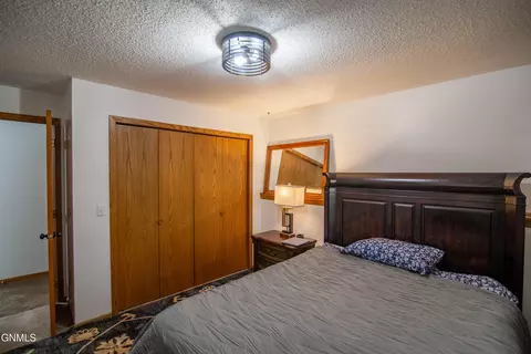 Bedroom - 185 Stuttgart Dr, Bismarck, ND 58504 photo 11 of 11