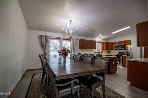 Dining - 185 Stuttgart Dr, Bismarck, ND 58504 photo 2 of 3