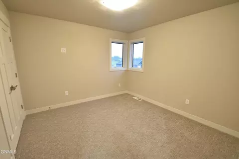 Bedroom - 927 Cornerstone Ln, Bismarck, ND 58503 photo 2 of 3