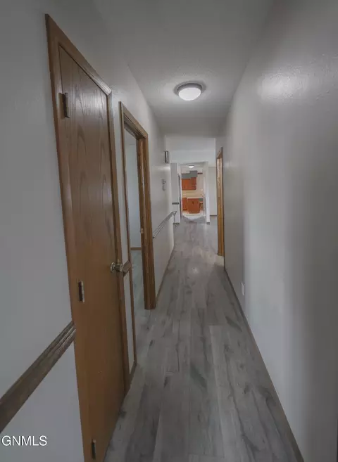1310 25th St W, Williston, ND 58801 photo 28