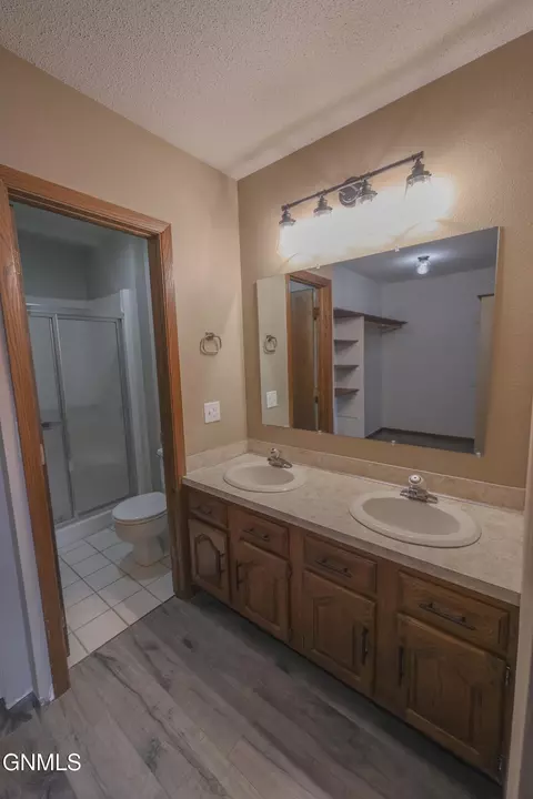 1310 25th St W, Williston, ND 58801 photo 25