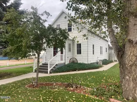 108 E E, Glen Ullin, ND 58631