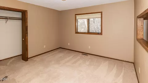 427 Brandon Dr E, Bismarck, ND 58503 photo 21