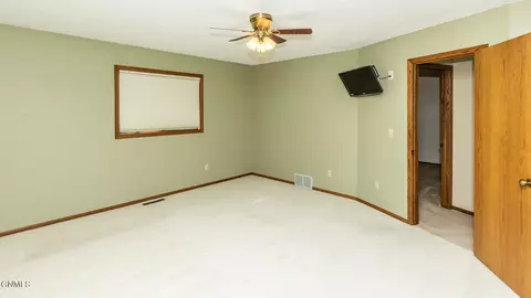 427 Brandon Dr E, Bismarck, ND 58503 photo 17