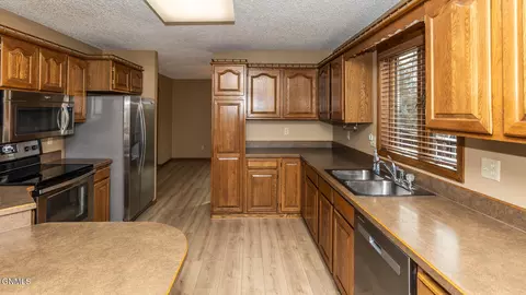 427 Brandon Dr E, Bismarck, ND 58503 photo 10