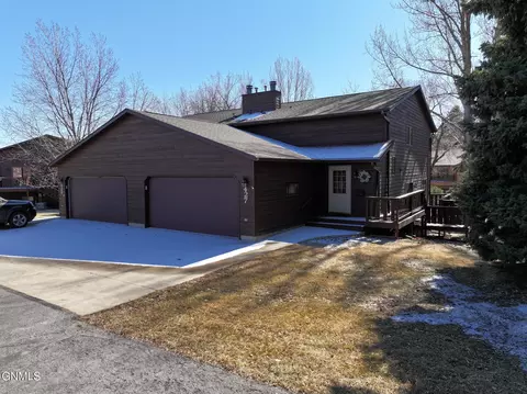 427 Brandon Dr E, Bismarck, ND 58503