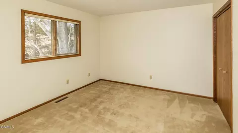 427 Brandon Dr E, Bismarck, ND 58503 photo 25