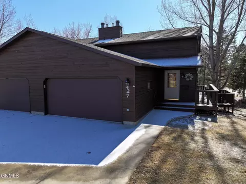 427 Brandon Dr E, Bismarck, ND 58503 photo 48