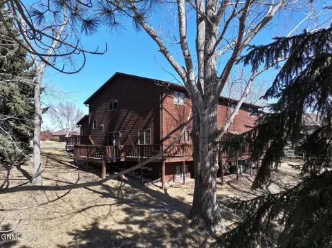 427 Brandon Dr E, Bismarck, ND 58503 photo 51