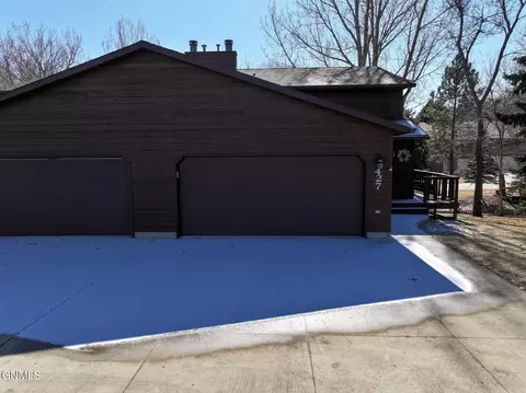 427 Brandon Dr E, Bismarck, ND 58503 photo 40