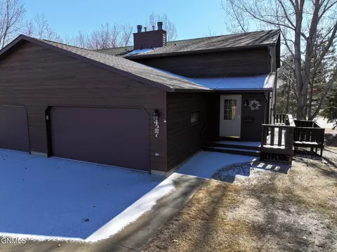 427 Brandon Dr E, Bismarck, ND 58503 photo 52