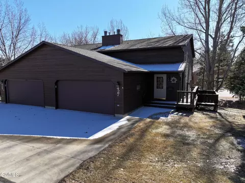 427 Brandon Dr E, Bismarck, ND 58503 photo 46