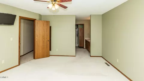 427 Brandon Dr E, Bismarck, ND 58503 photo 18