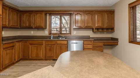 427 Brandon Dr E, Bismarck, ND 58503 photo 12