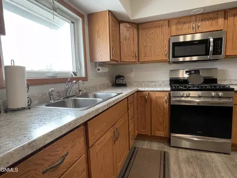 937 1st St N, Carrington, ND 58421 photo 10