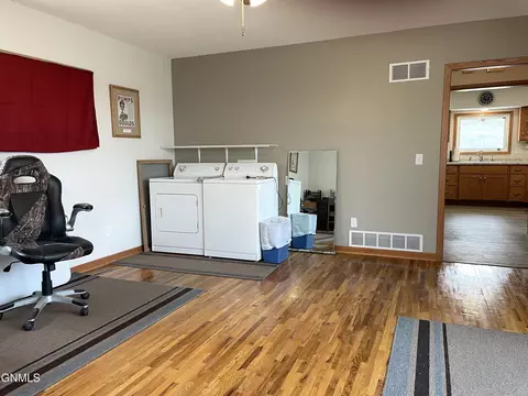 937 1st St N, Carrington, ND 58421 photo 16