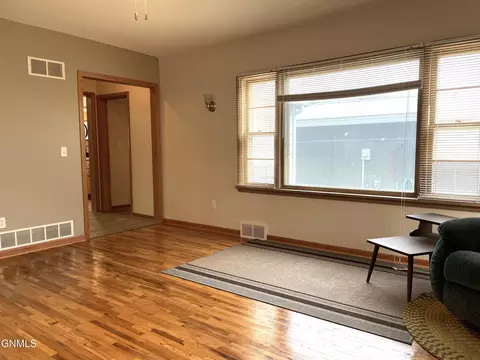 937 1st St N, Carrington, ND 58421 photo 13