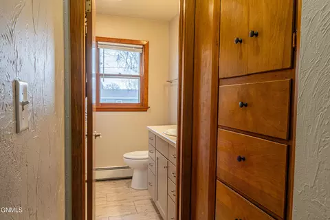 1406 Central Dr, Mandan, ND 58554 photo 21
