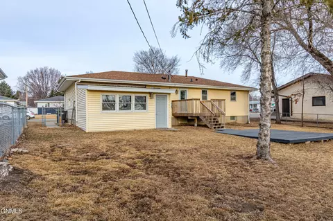1406 Central Dr, Mandan, ND 58554 photo 34
