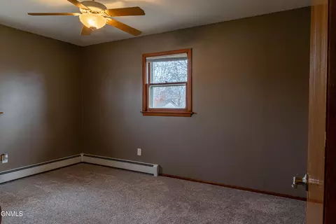 1406 Central Dr, Mandan, ND 58554 photo 18