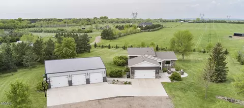 2594 93rd St SE, Bismarck, ND 58504