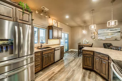 Kitchen - 1331 Bayview Ct, Bismarck, ND 58504 photo 2 of 7