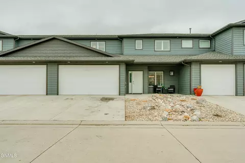 Exterior - 1331 Bayview Ct, Bismarck, ND 58504 photo 4 of 13