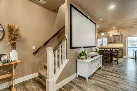 Entry Way - 1331 Bayview Ct, Bismarck, ND 58504 photo 4 of 5