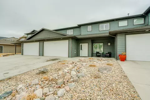 Exterior - 1331 Bayview Ct, Bismarck, ND 58504 photo 5 of 13