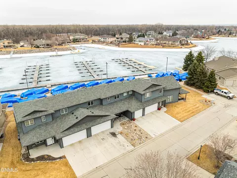 View/Area - 1331 Bayview Ct, Bismarck, ND 58504 photo 6 of 9
