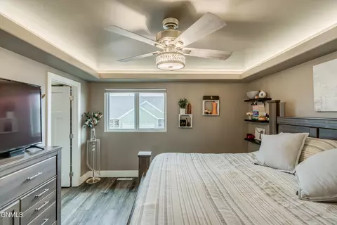 Bedroom - 1331 Bayview Ct, Bismarck, ND 58504 photo 5 of 6
