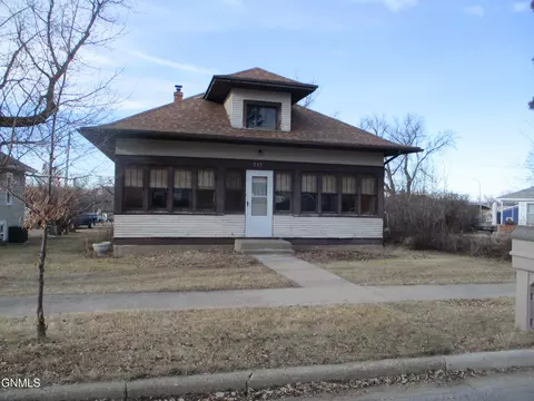 717 4th Ave, Washburn, ND 58577
