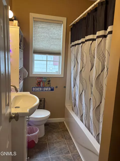 305 W Broadway W, Williston, ND 58801 photo 5