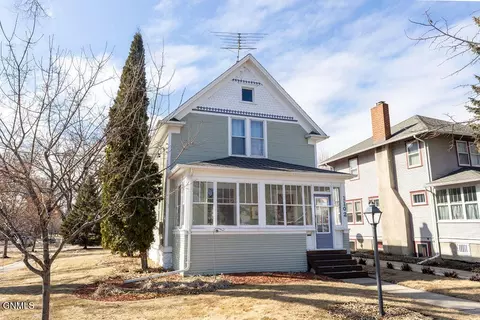 1102 4th St N, Fargo, ND 58102