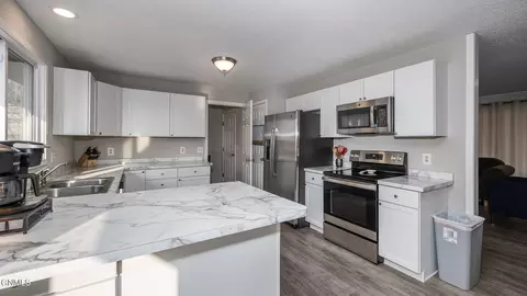207 11th St NW, Beulah, ND 58523