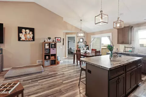 13679 Hawthorn Loop, Williston, ND 58801 photo 10