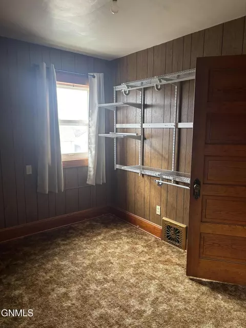 513 4th Ave W, Williston, ND 58801 photo 34