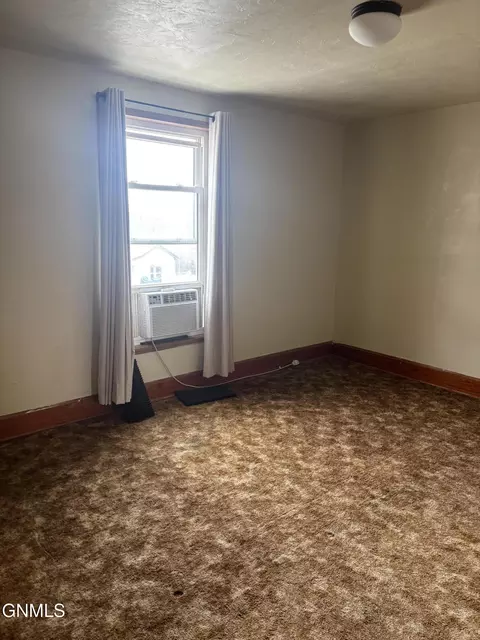 513 4th Ave W, Williston, ND 58801 photo 33